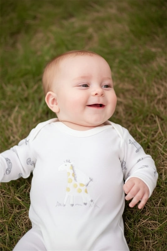 Giraffe Sleepsuit Sleepsuit / Babygrow Chamomile Baby