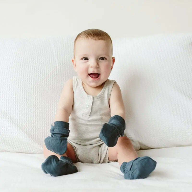 Stay-on Baby Booties, Midnight Booties Goumikids