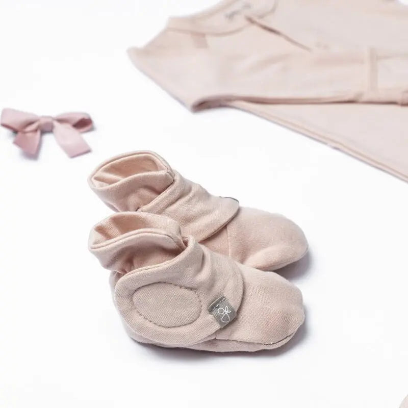 Stay-on Baby Boots, Dusty Pink Booties Goumikids
