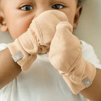 Goumi Stay-On Scratch Mittens, Sandstone Goumikids