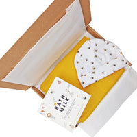 Busy Bees Gift Box - Hat, Muslin and Bath Milk - DESCRIPTION PLS Little Mouse Baby Clothing and Gifts Ltd 