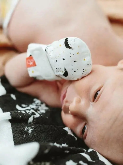 Goumi Stay-On Scratch Mittens, Many Moons (3lb-6lb) Scratch Mitts Goumikids 