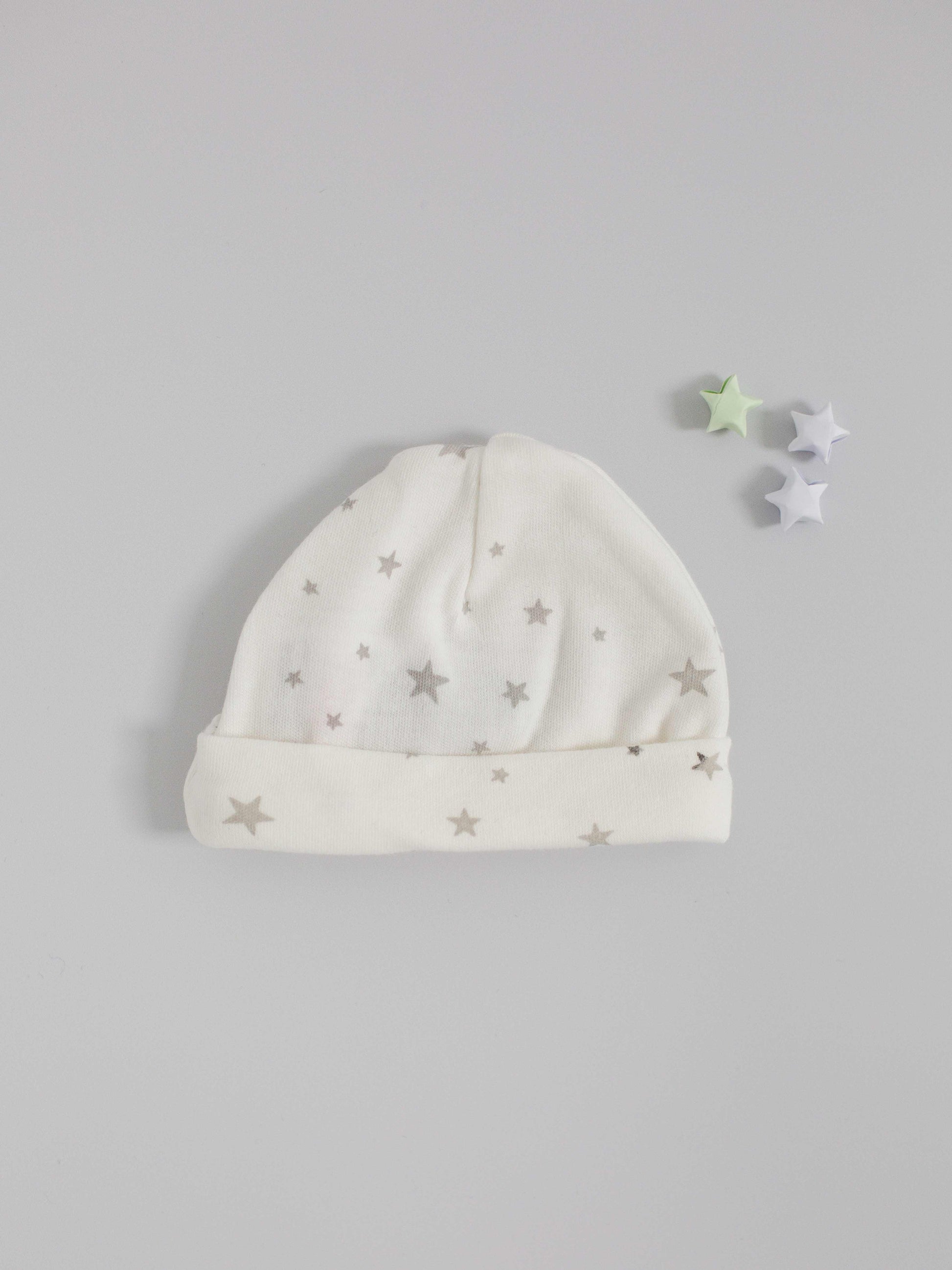 Preemie Round Hat, Silver Stars, Premium 100% Organic Cotton (1.5lb-3lb & 3lb-5lb) Hat Tiny & Small 